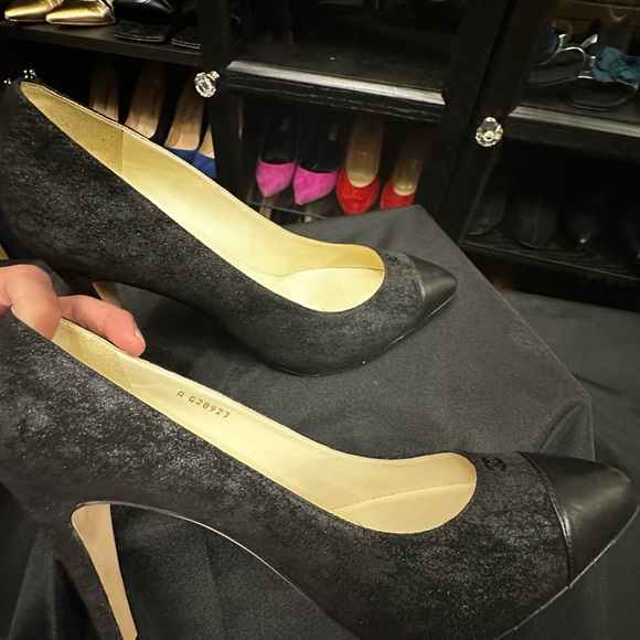 Chanel Classic Suede Cap-tow Pump  Size 40 - Picture 4 of 5